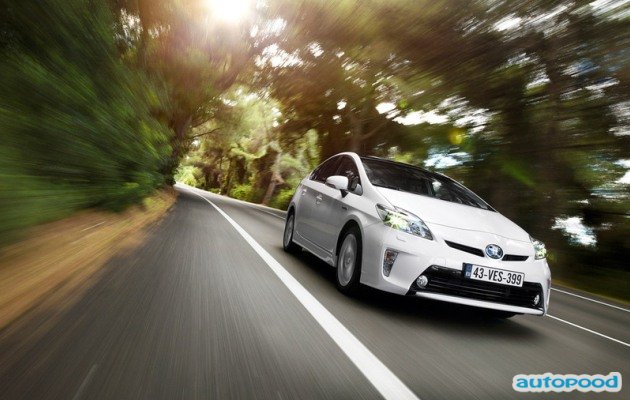 Новый Toyota Prius станет полноприводным 